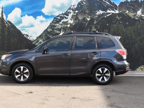 Used 2017 Subaru Forester 2.5i Premium w/ All-Weather Package image 7