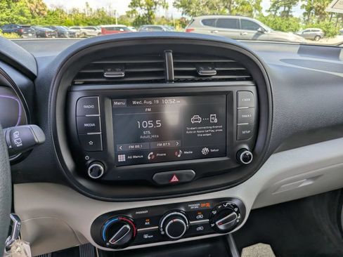 Certified 2025 Kia Soul LX w/ LX Technology Package FWD image 21