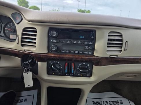 Used 2005 Chevrolet Impala LS w/ Preferred Equipment Group FWD image 25