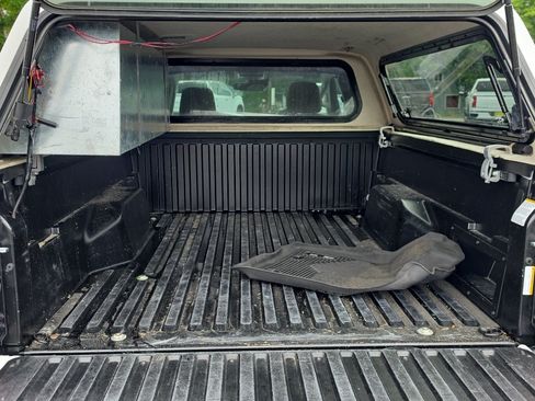 Used 2023 Toyota Tacoma SR RWD image 9