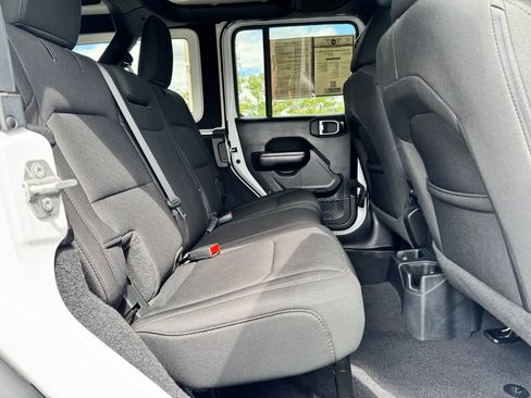 Used 2021 Jeep Wrangler Unlimited Sport AWD/4WD image 14