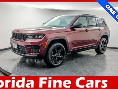 Used 2023 Jeep Grand Cherokee Altitude