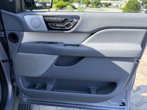 Used 2019 Lincoln Navigator Black Label w/ Cargo Package AWD/4WD image 18