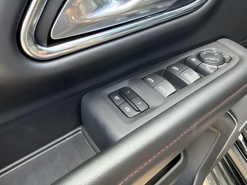Used 2023 Chevrolet Suburban RST w/ Luxury Package AWD/4WD image 11