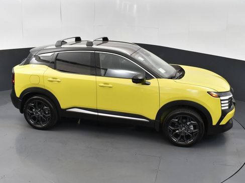 New 2025 Nissan Kicks SR image 44