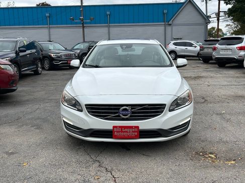 Used 2015 Volvo V60 T5 Premier image 3