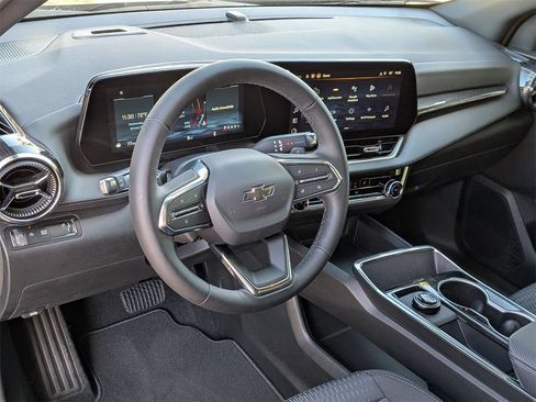 New 2026 Chevrolet Equinox LT w/ Midnight Edition FWD image 8