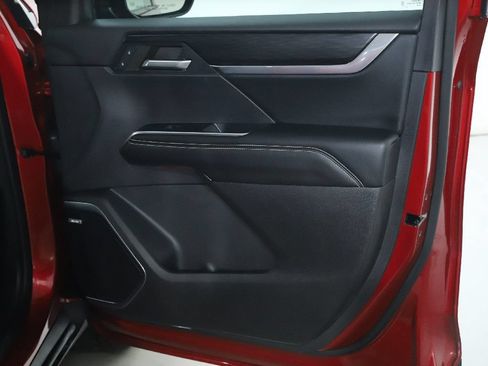 Used 2024 GMC Acadia Elevation FWD image 32