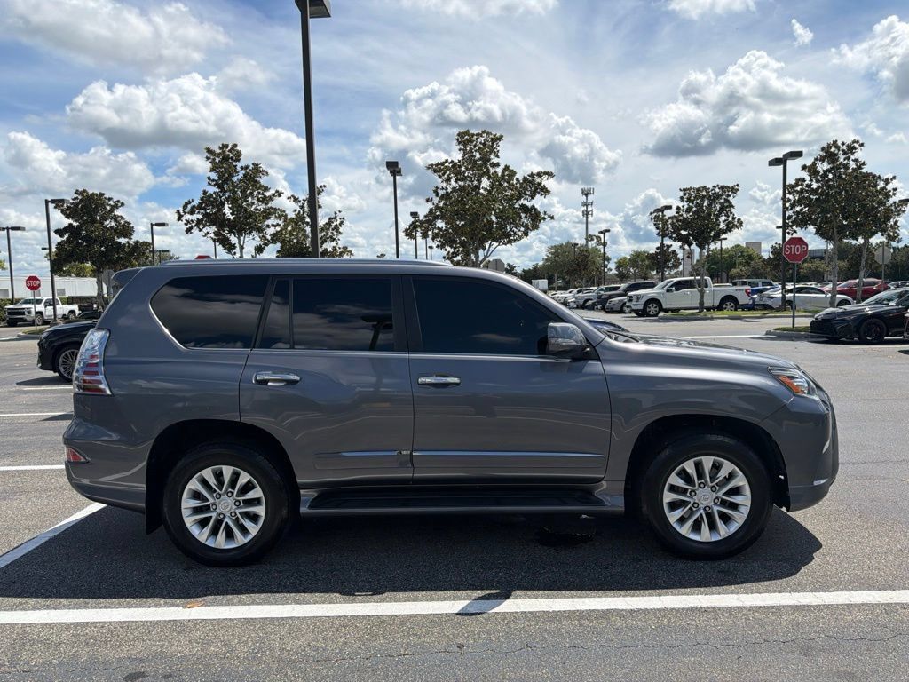 Used 2018 Lexus GX 460 Premium w/ Premium Package AWD/4WD image 2