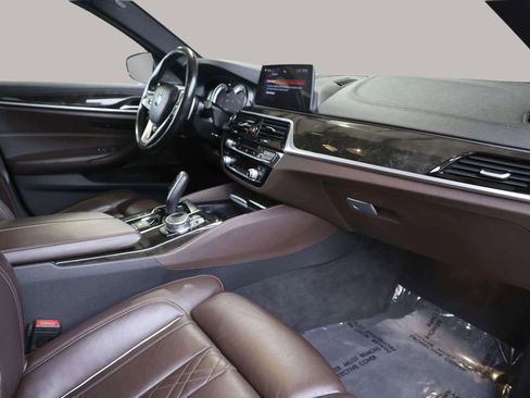 Used 2017 BMW 540i xDrive image 33