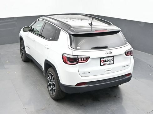 Used 2025 Jeep Compass Limited AWD/4WD image 40