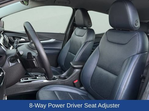 Used 2023 Chevrolet Bolt EUV LT w/ Convenience Package FWD image 15