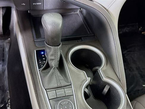 Used 2024 Toyota Camry LE w/ Convenience Package FWD image 8