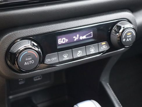 Used 2023 Nissan Kicks SR FWD image 22