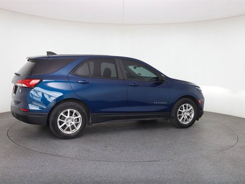 Used 2022 Chevrolet Equinox LS w/ LS Convenience Package image 8