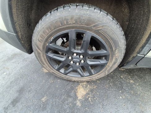 Used 2020 Chevrolet Traverse LT image 9