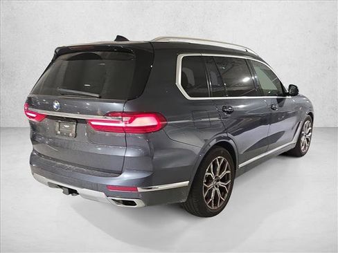 Used 2022 BMW X7 xDrive40i w/ Premium Package image 5