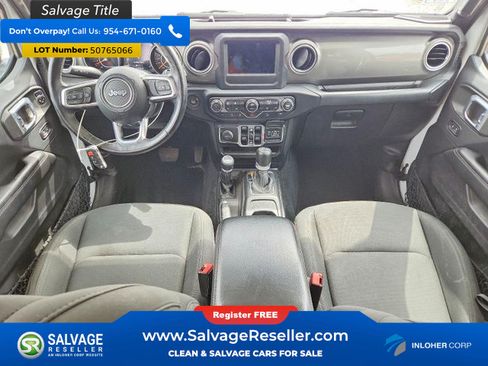Used 2018 Jeep Wrangler Unlimited Sahara w/ Cold Weather Group AWD/4WD image 11