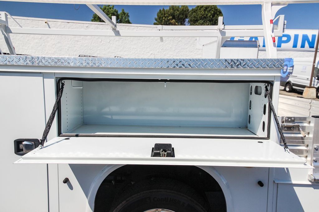 New 2024 Ford F550 Luxury RWD image 9
