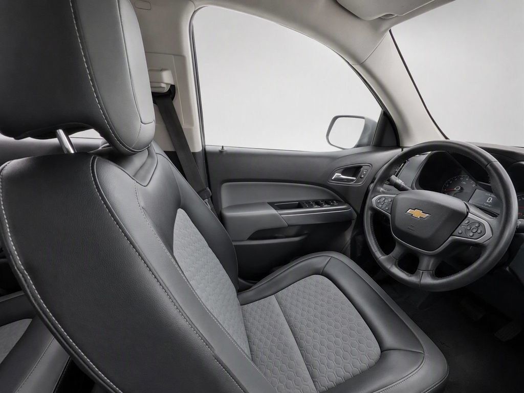 Used 2022 Chevrolet Colorado Z71 w/ Trail Boss Package AWD/4WD image 12
