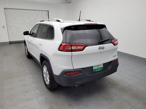 Used 2018 Jeep Cherokee Latitude FWD image 5