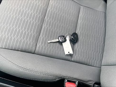 Used 2016 Toyota Tacoma SR RWD image 14