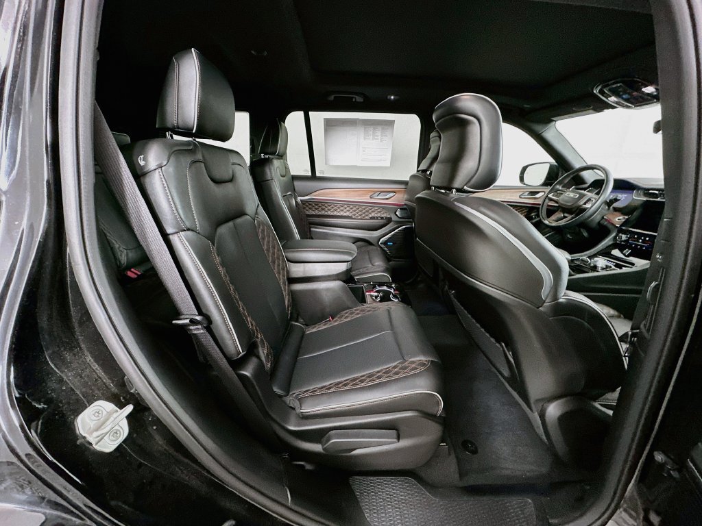 Certified 2023 Jeep Grand Cherokee L Summit w/ High Altitude Package AWD/4WD image 41