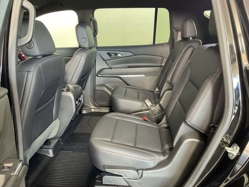 Used 2025 Chevrolet Traverse Z71 AWD/4WD image 19