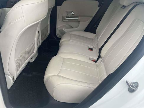 Used 2022 Mercedes-Benz GLA 250 4MATIC image 18
