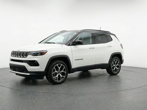 Used 2025 Jeep Compass Limited AWD/4WD image 3