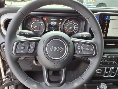 New 2025 Jeep Gladiator Sport image 13