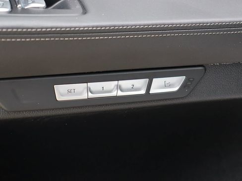 Used 2018 BMW 750i image 51