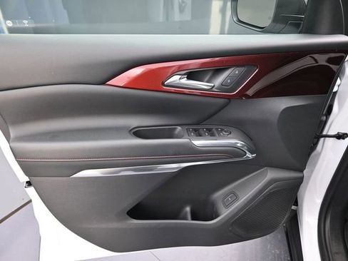 Used 2024 Chevrolet Traverse Z71 image 26