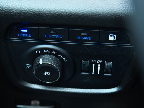 Used 2023 Jeep Grand Cherokee 30th Anniversary AWD/4WD image 42