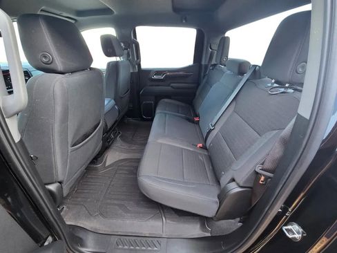 Used 2024 GMC Sierra 1500 SLE image 28