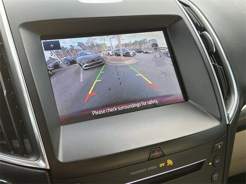 Used 2019 Ford Edge Titanium image 33