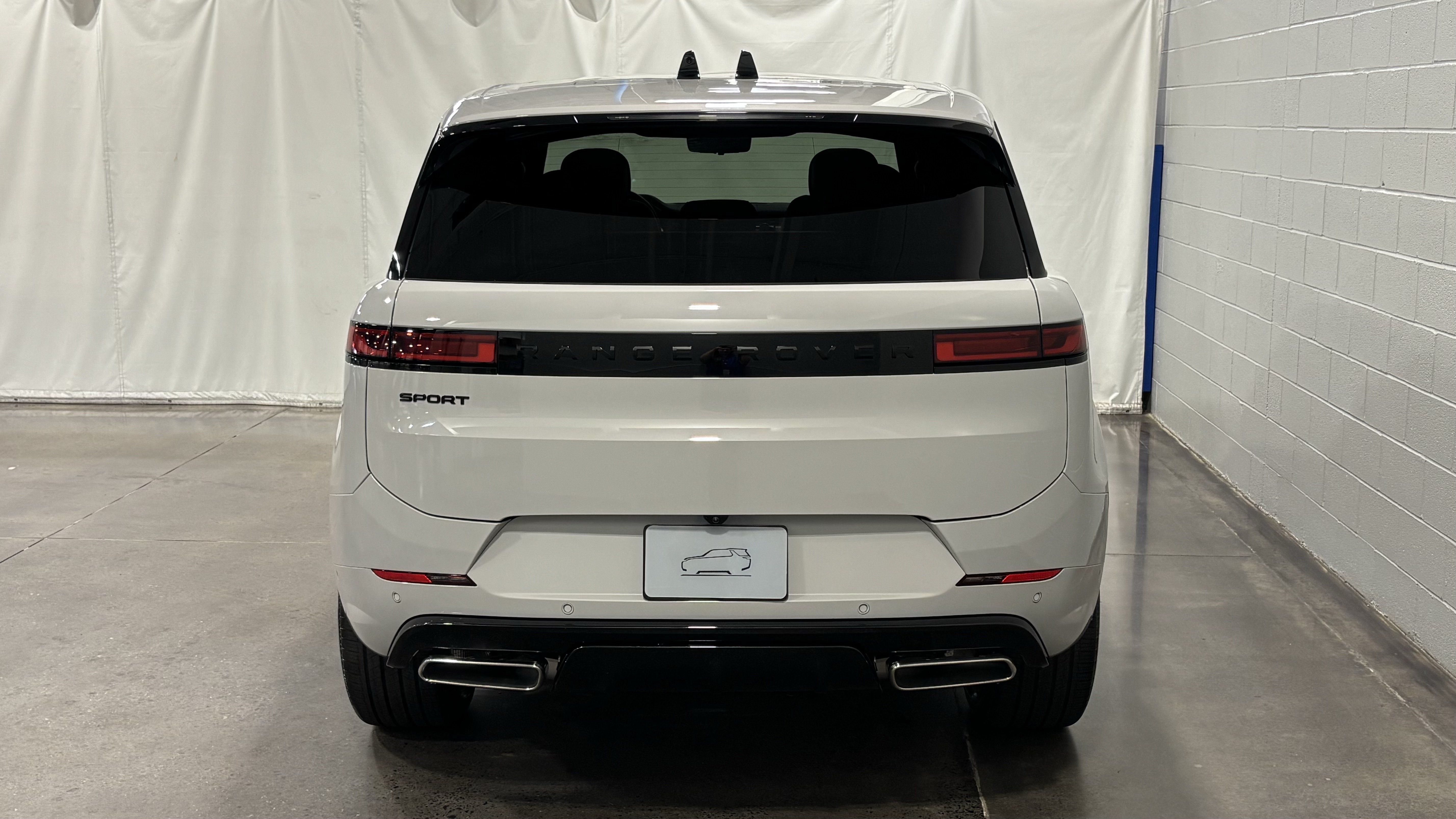New 2026 Land Rover Range Rover Sport Dynamic SE AWD/4WD image 8
