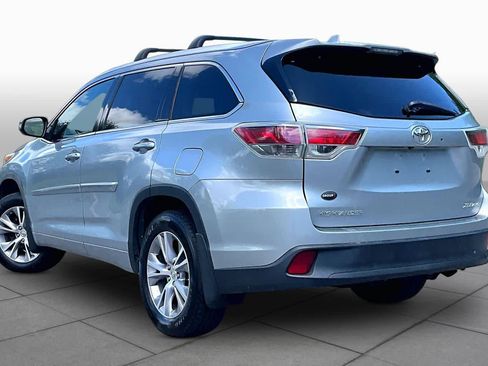 Used 2015 Toyota Highlander XLE AWD/4WD image 12