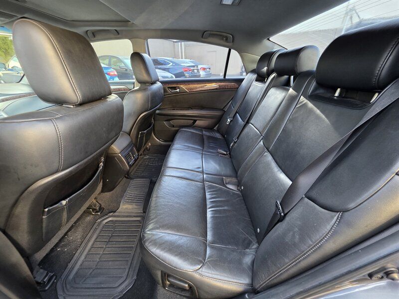 Used 2012 Toyota Avalon FWD image 15