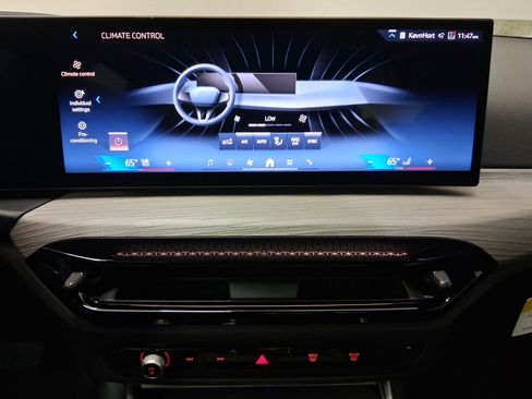 New 2026 BMW 330i Sedan w/ Premium Package RWD image 23