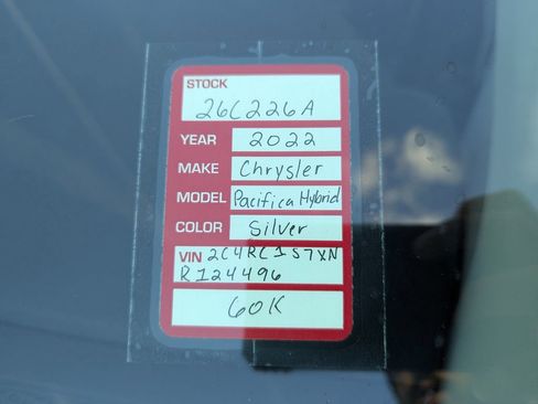 Used 2022 Chrysler Pacifica Limited image 5