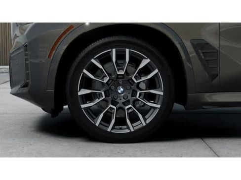 Used 2026 BMW X5 sDrive40i w/ M Sport Package RWD image 7