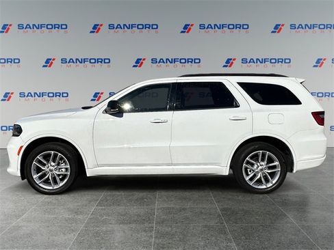 Used 2023 Dodge Durango GT image 2