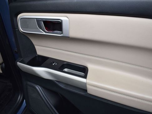 Used 2021 Ford Explorer Limited w/ Equipment Group 301A image 17