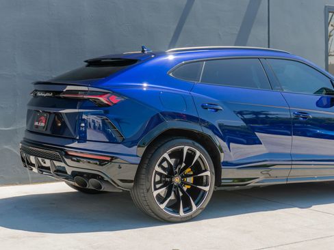 Used 2021 Lamborghini Urus AWD/4WD image 34