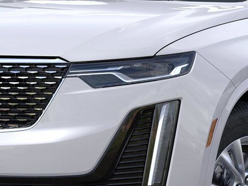 New 2025 Cadillac XT6 Luxury image 11