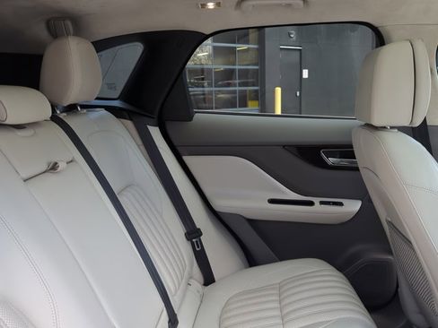 Used 2019 Jaguar F-PACE Portfolio image 22