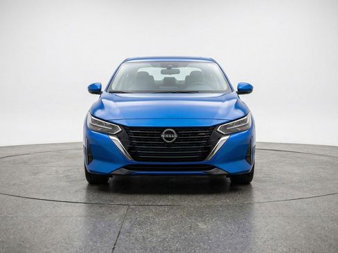 Used 2025 Nissan Sentra SV image 2