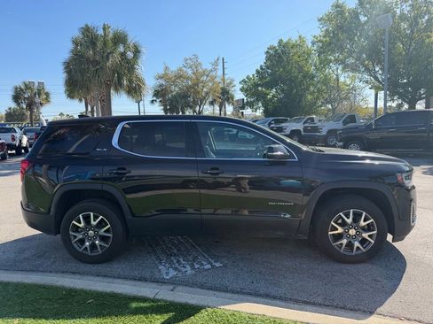 Used 2023 GMC Acadia SLE FWD image 2