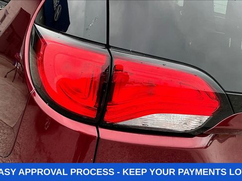 Used 2020 Chrysler Voyager LX FWD image 27